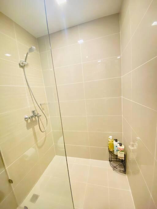 Cosy Executive 1 Bedroom Uptown Parksuites Ultra Fast Internet Manila Eksteriør bilde